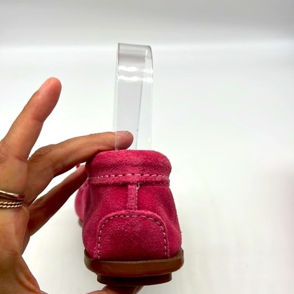Minnetonka - Suede Pink Fuchsia Front Tie & White Front Stitching Moccasins 7.5 - Picture 6 of 16
